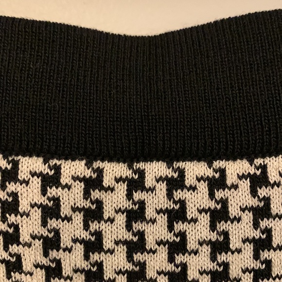 Christian Dior Knit Knee-length Skirt - Picture 4 of 7